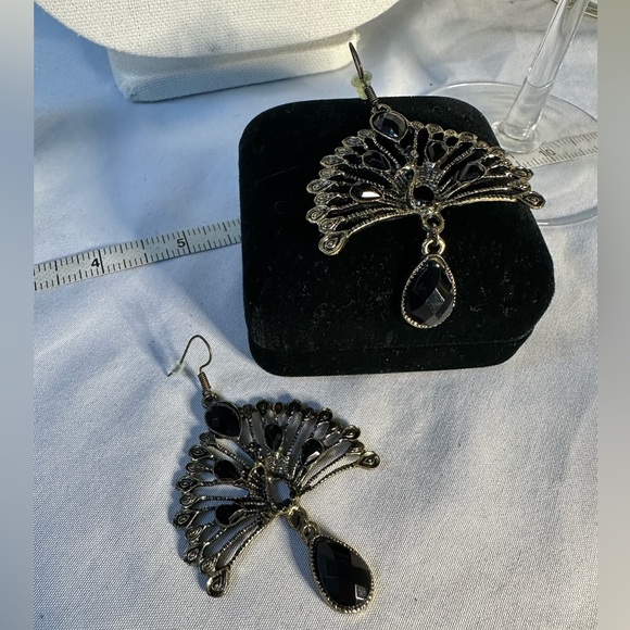 Intricate filigree style peacock earrings - Picture 3 of 4